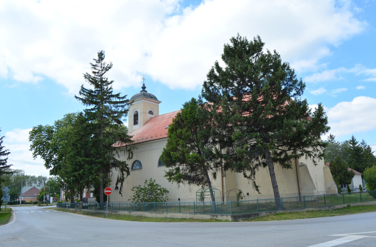 kiralyrev-katolikus-templom (7)
