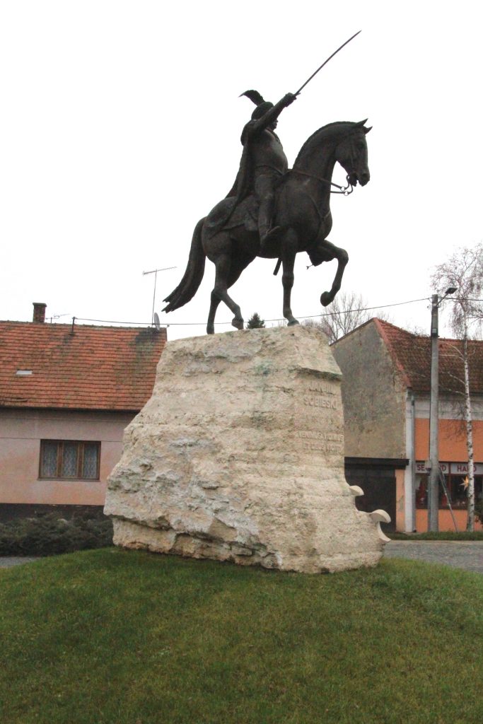 Sobieski János lengyel király lovasszobra
