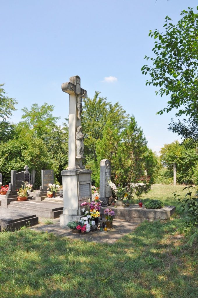 Az ollétejedi temető nagykeresztje